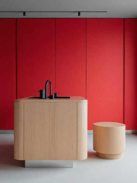 FLUX-The strong contrast in the interior is designed - v1.0