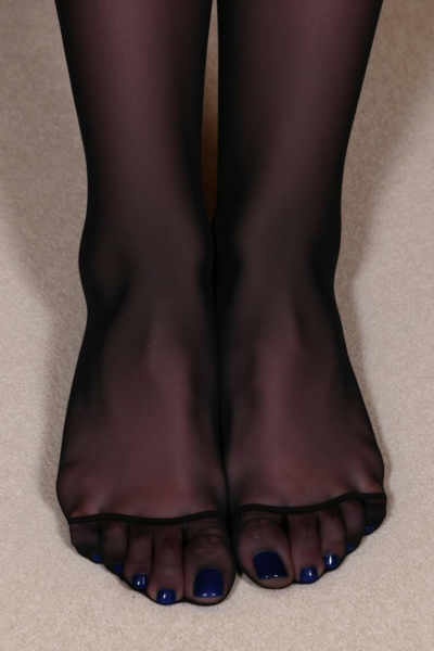 RealNylonFeets for Flux - Feet in nylon - v1.0