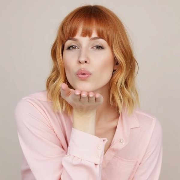 Blowing a kiss, expression for FLUX - V1