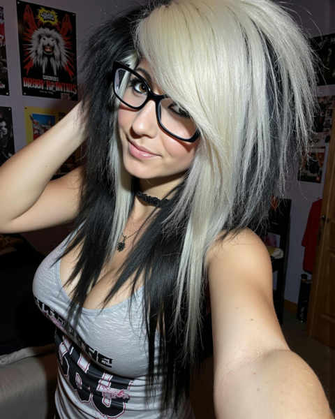 Big Haired Scene Girls - V1