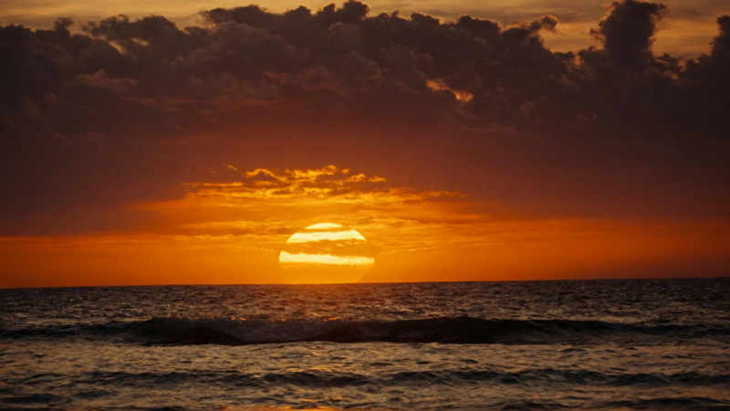 Cinematic "Warm Light" 3200k Lighting Style XL + F1D + Illu + Pony - warm light xl v2